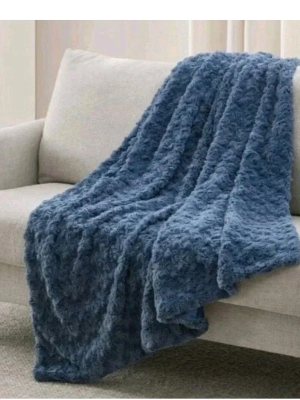 Casual Living Faux Fur Throw Blanket for Couch Sofa - Blue 50x70 Inches